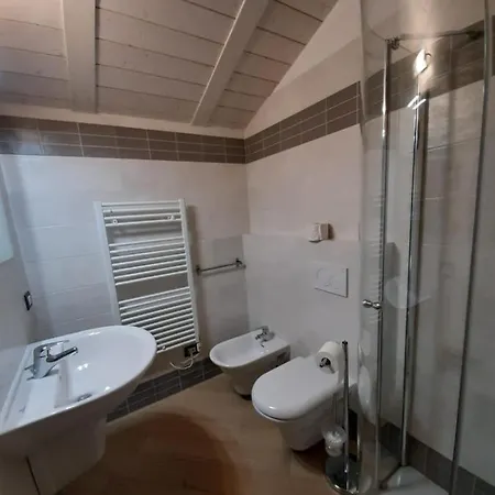 Bmp Deluxe 1 Jacuzzi Riscaldata Privata Vista Di Garda