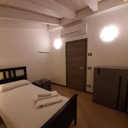 Lägenhet Bmp Deluxe 1 Jacuzzi Riscaldata Privata Vista Di Garda *
