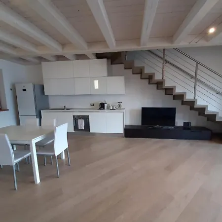 Apartamento Bmp Deluxe 1 Jacuzzi Riscaldata Privata Vista Di Garda